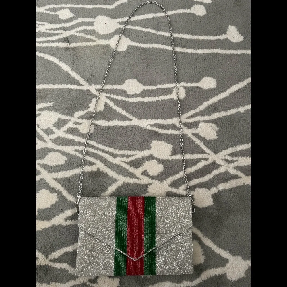 America & Beyond Oscar Winning Clutch - Picture 7 of 7